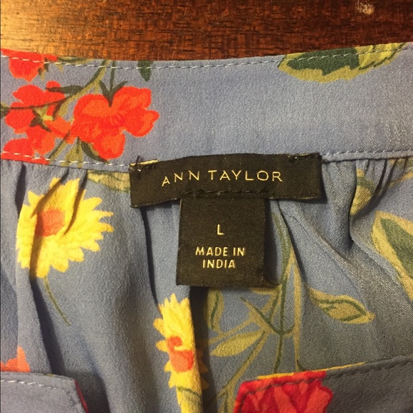 Ann Taylor flutter sleeve lilac print top - Picture 6 of 7